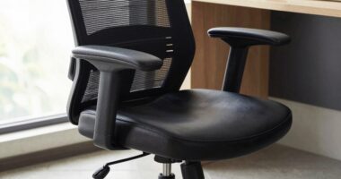 quick chair adjustment prevents back pain